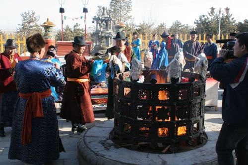 成吉思汗祭祀场景